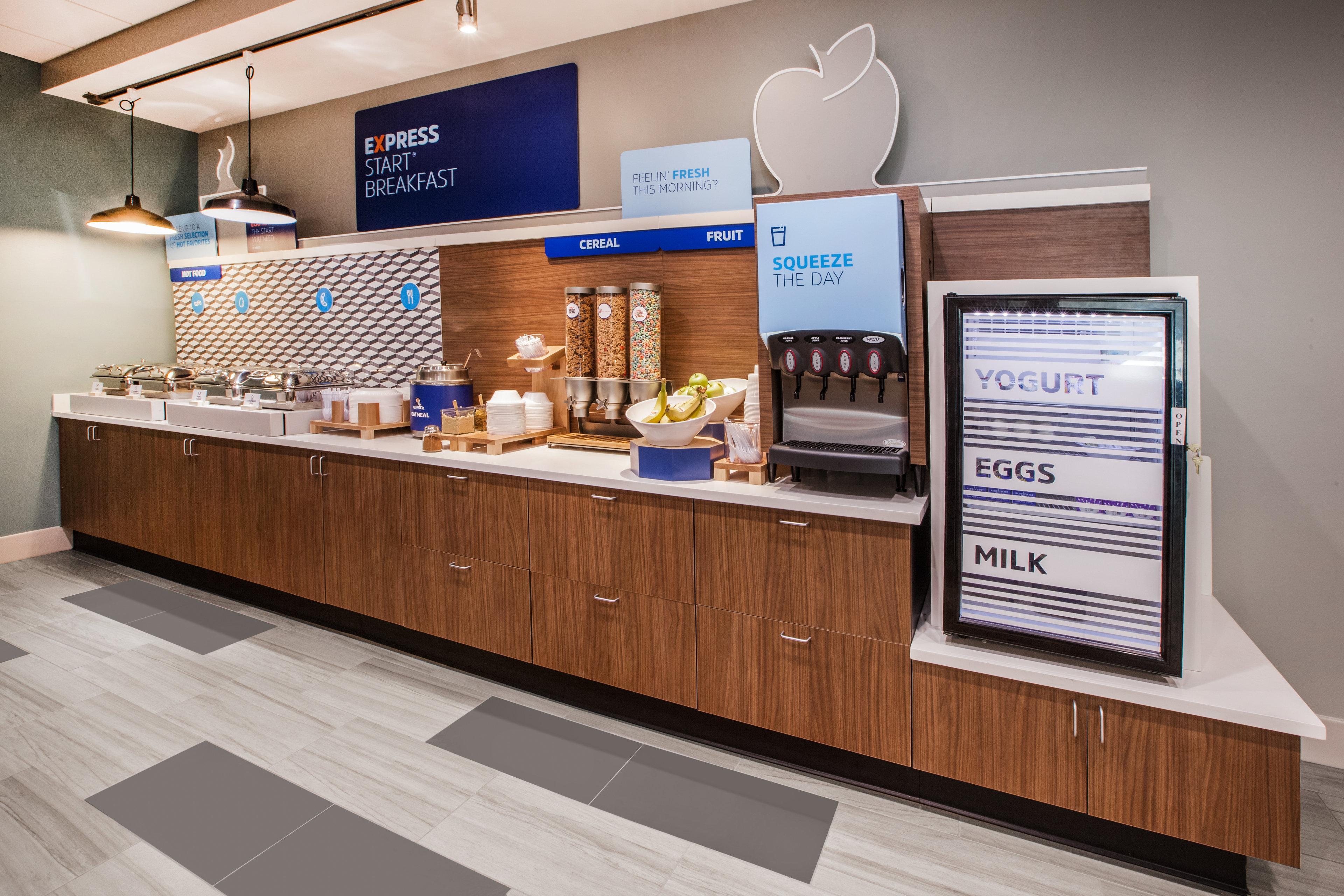 Holiday Inn Express & Suites Davenport, An Ihg Hotel Экстерьер фото