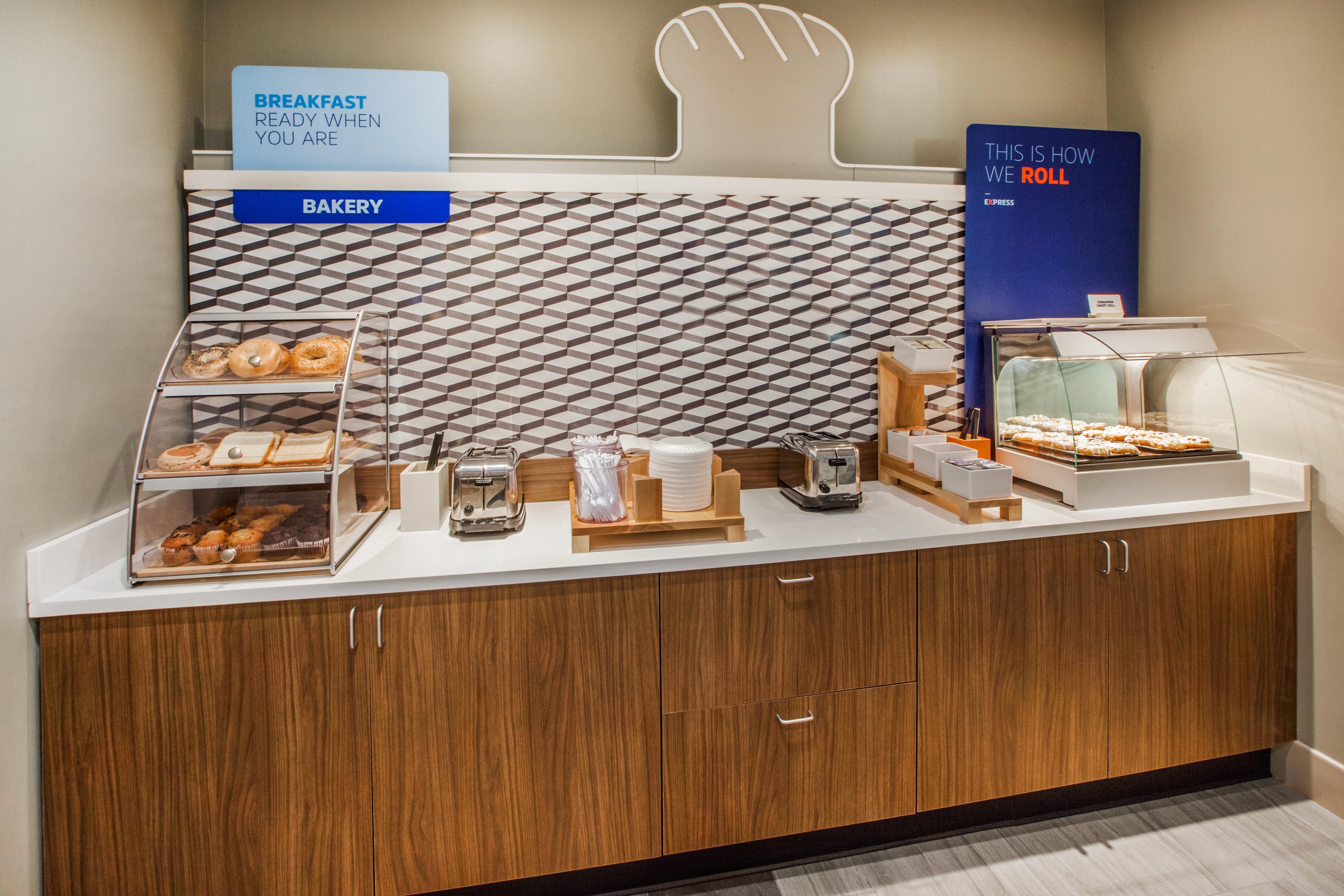 Holiday Inn Express & Suites Davenport, An Ihg Hotel Экстерьер фото