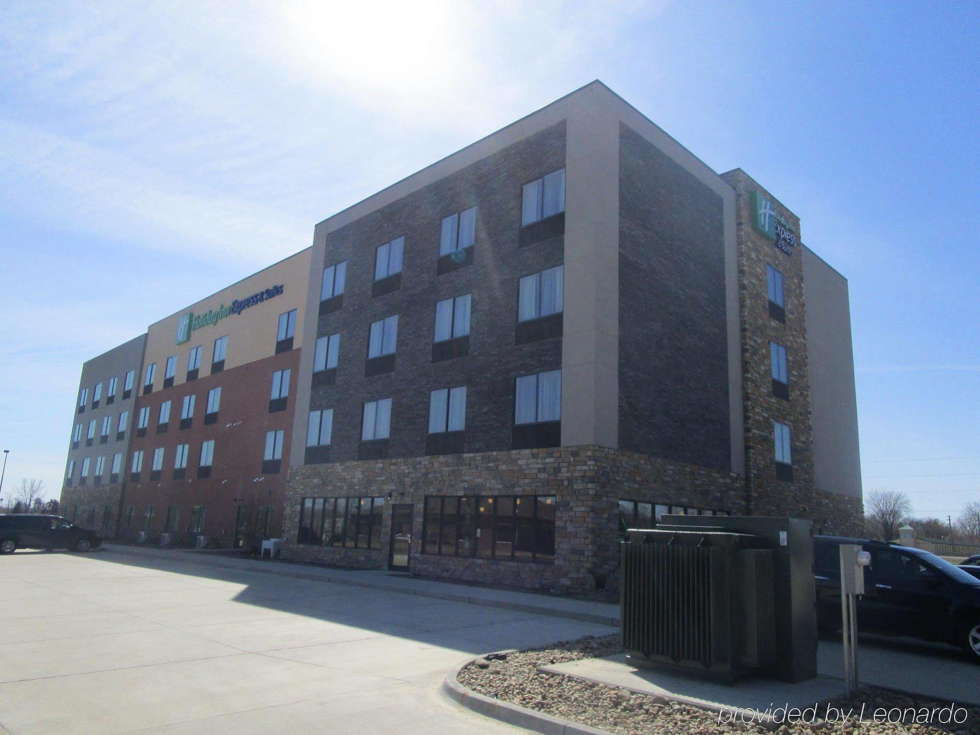 Holiday Inn Express & Suites Davenport, An Ihg Hotel Экстерьер фото